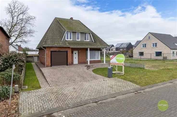 Huis Te Koop Mol 4 slaapkamers Te renoveren