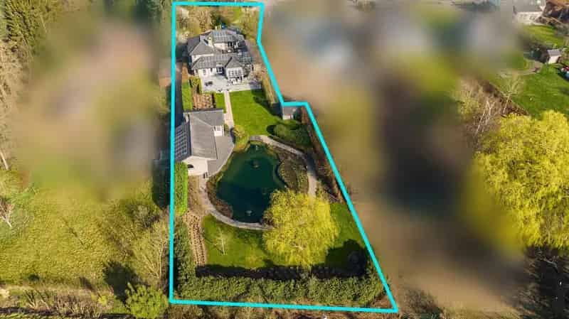Huis te huur: Mediterrane villa 3 slaapkamers grote tuin zwemvijver
