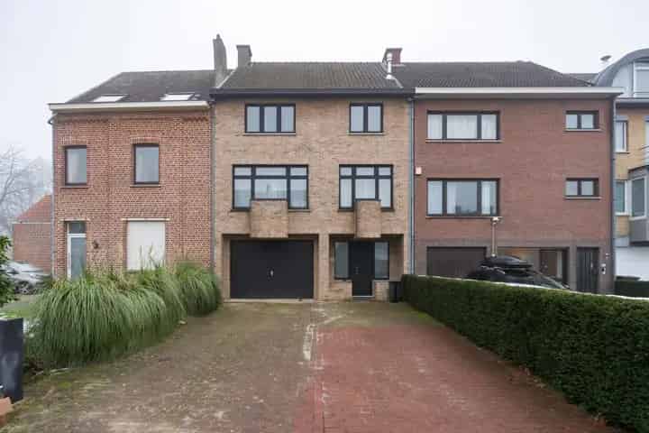 Gergel 105: Ruime gezinswoning 4 slaapkamers, 2 badkamers, garage