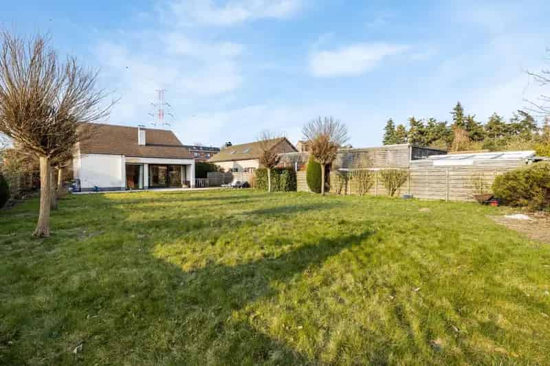 Huis te huur: Ruime villa met 3 slaapkamers en grote tuin