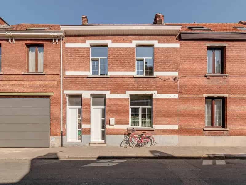 Huis te huur: Gezinswoning met 3 slaapkamers, 2 badkamers en tuin