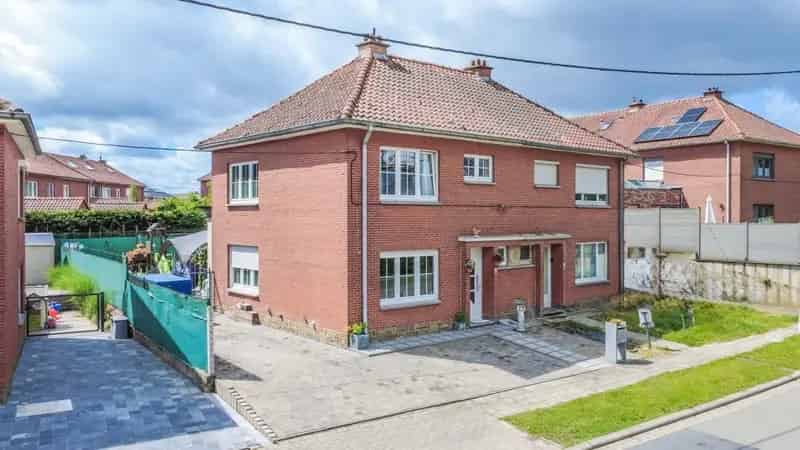 Instapklare Woning 2 Slaapkamers Bureau
