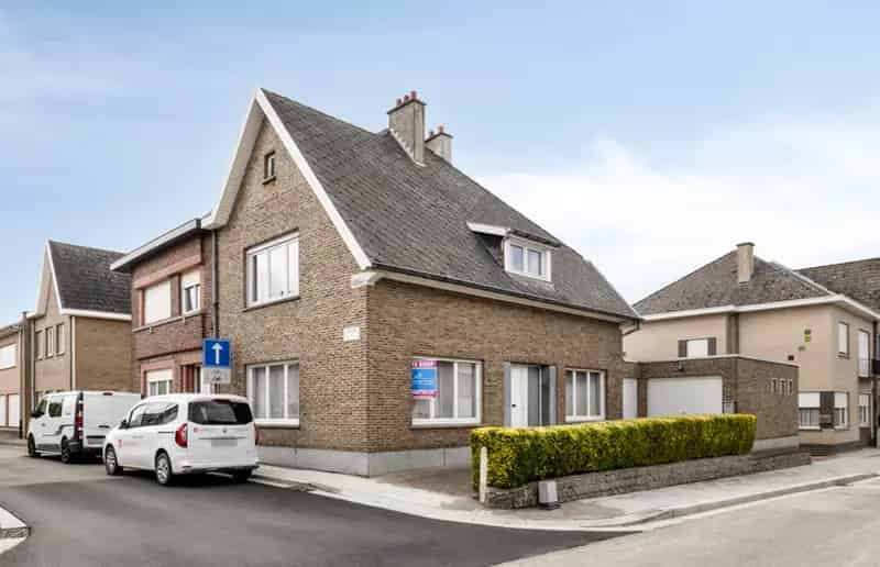 Ruime gezinswoning te huur Erembodegem met garage en zonneterras