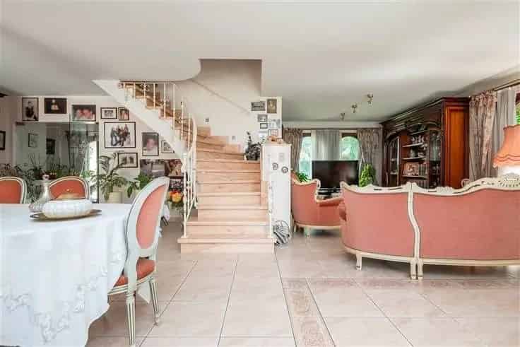 Ruime Villa te Koop nabij Schoten en Brasschaat