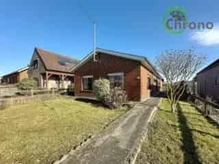 Villa te koop - Ruime gelijkvloerse woning met tuin