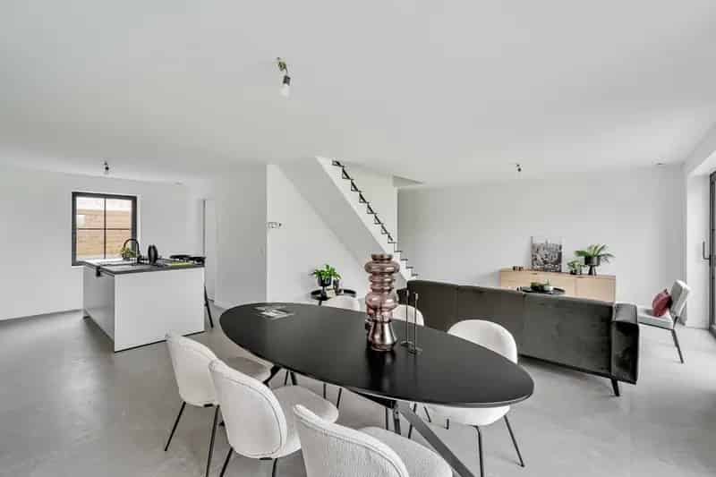 Nieuwbouw 3 slaapkamers tuin garage zonnepanelen E7