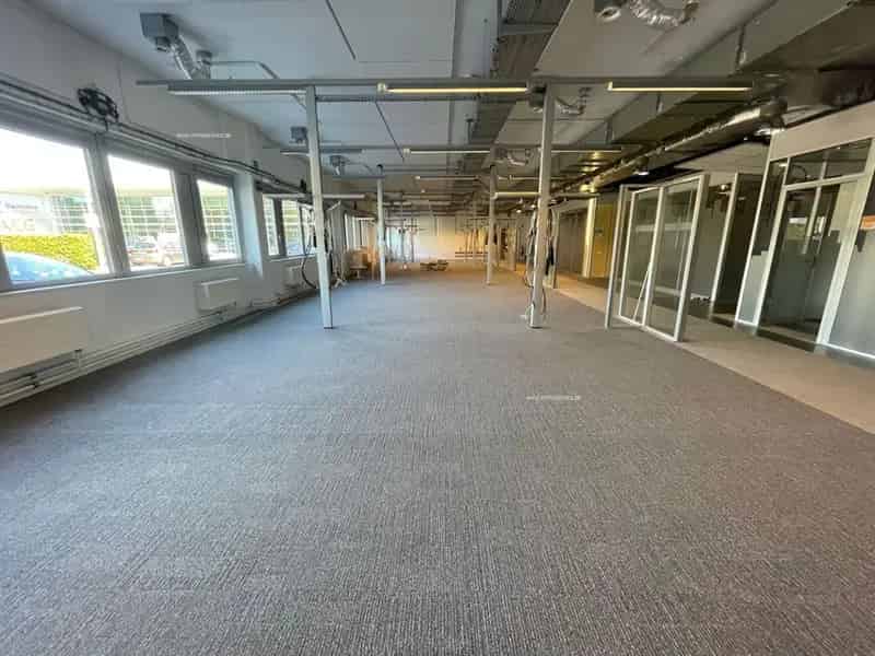 Kantoorruimte te huur Evere 650-1334m²