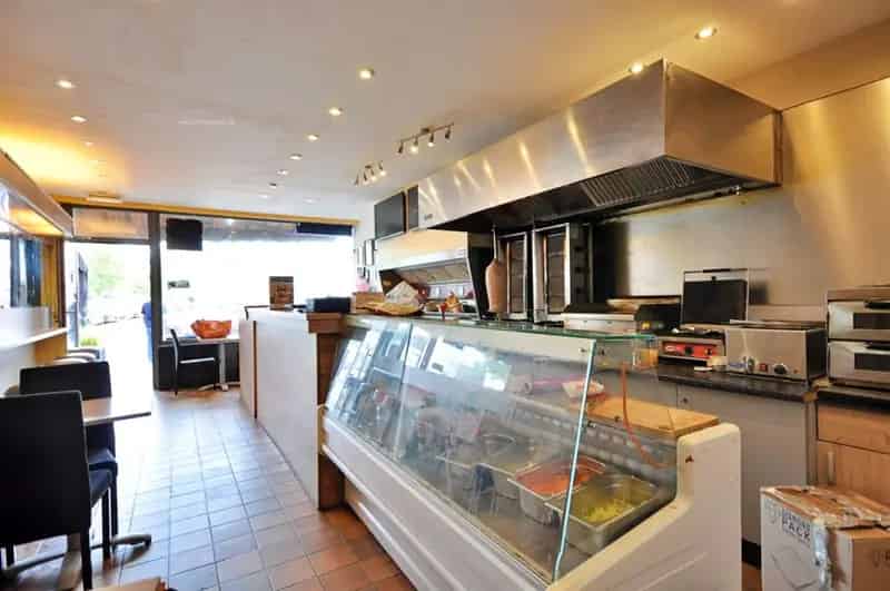Handelspand met 2 slaapkamers te Ronse