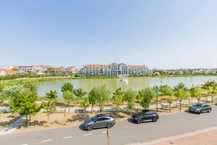 Appartement Te Koop: Toprenovatie met Meerzicht