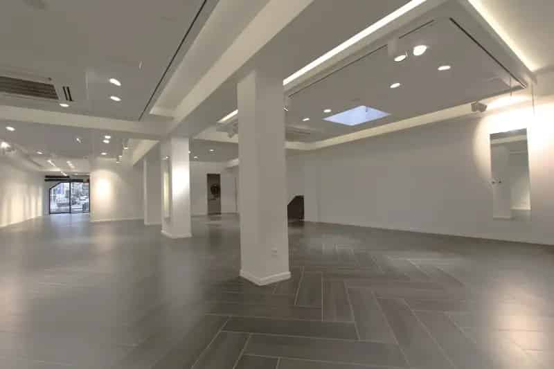 Handelspand 320m² te Huur Knokke Instapklaar
