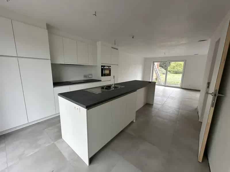 Nieuwbouw Huis te Koop 210m² 3 slaapkamers Rustige ligging