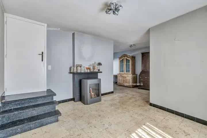 Huis te koop Deinze: 3 slaapkamers, renovatieproject