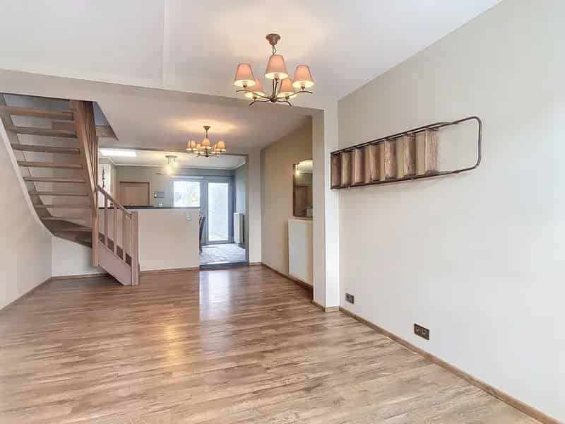 Huis te huur: Charmante woning met grote tuin en parkeergelegenheid