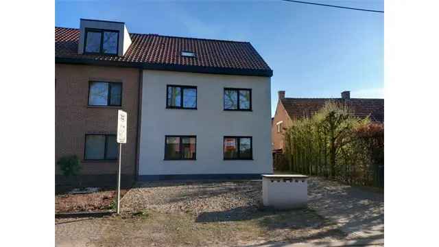 Appartement te huur: Gerenoveerd gelijkvloers appartement met garage