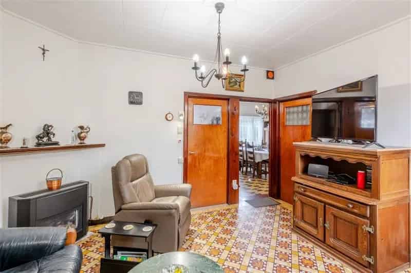 Woning met Grote Tuin 654m2