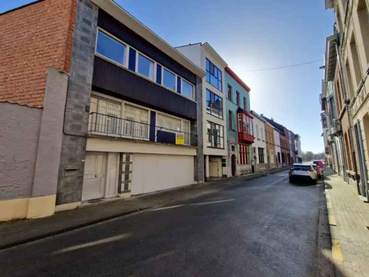 Huis te koop met 5 slaapkamers en garage in Dendermonde