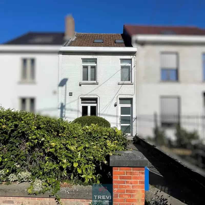 Huis te koop nabij Tubize: Ruime woning met grote tuin voor paardenliefhebbers