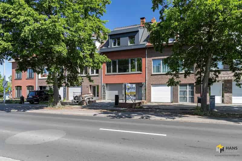 Huis te Koop Edegem: Bel-etage 3 slaapkamers Tuin Garage
