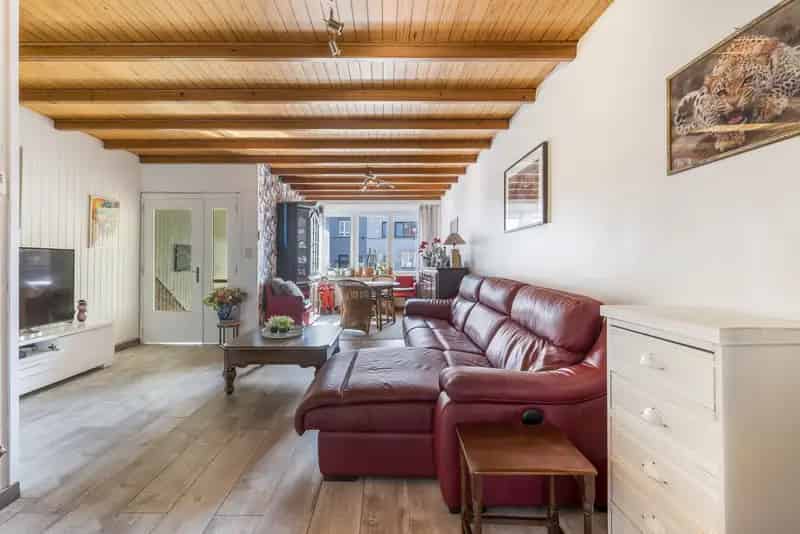 Huis te koop Deurne: Instapklare woning met potentieel en tuin