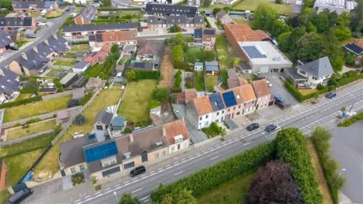Te renoveren woning en bouwgrond 767m² Meulebeke