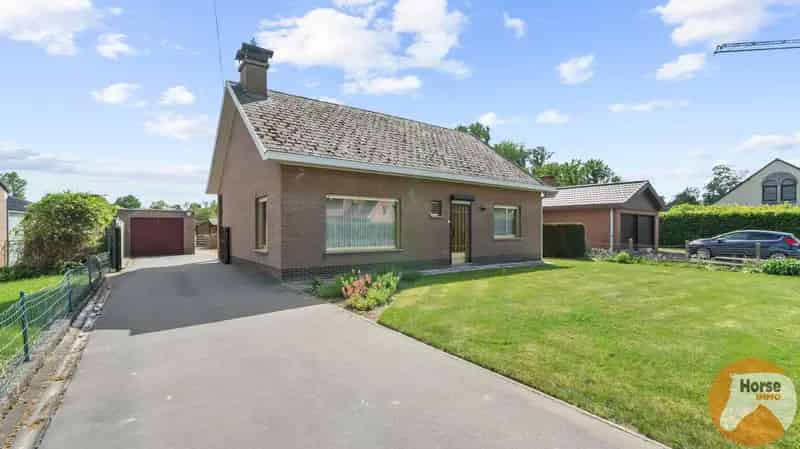 Nieuwrode - Op te frissen woning 1ha30a