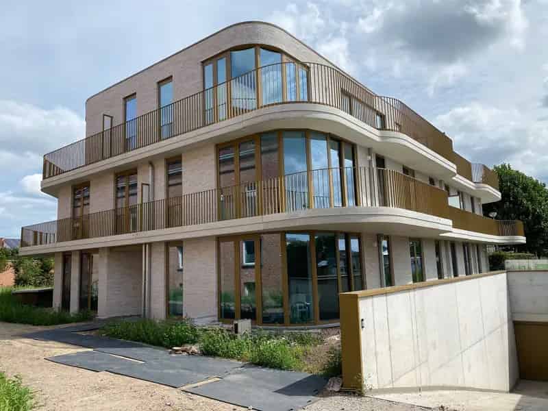 Appartement te koop 1 slaapkamer terras tuin parking
