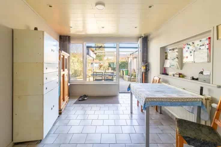 Huis te Koop Hove: Energiezuinig met Tuin nabij Station