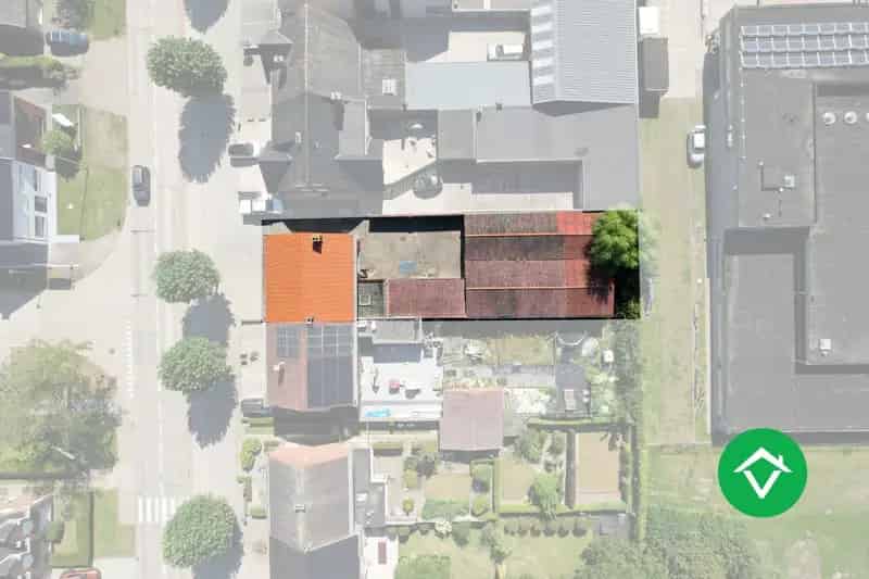 Instapklare woning 4 slaapkamers en loods Koekelare