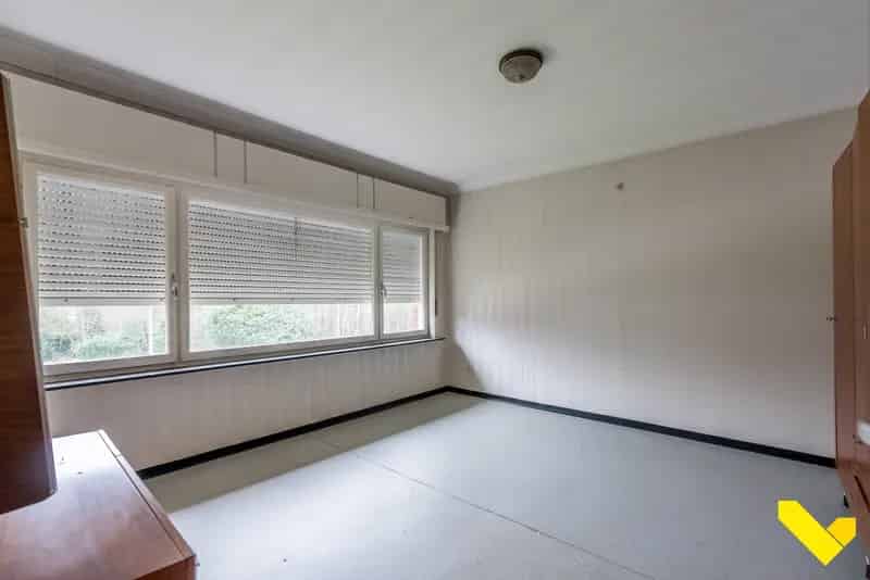 Te renoveren woning met stallen 245m² Westerlo