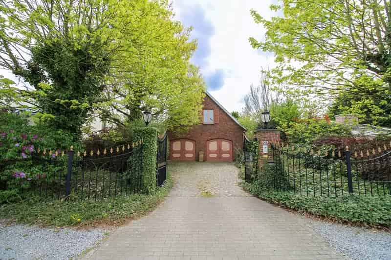 Luxe Villa te Huur Beveren: Zwembad, Tennisveld & Ruimte