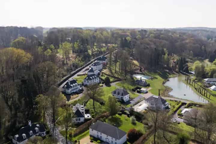 Tombeek Te Koop