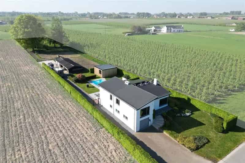 Villa te koop - Gerenoveerd met Zwembad en Paardenstallen