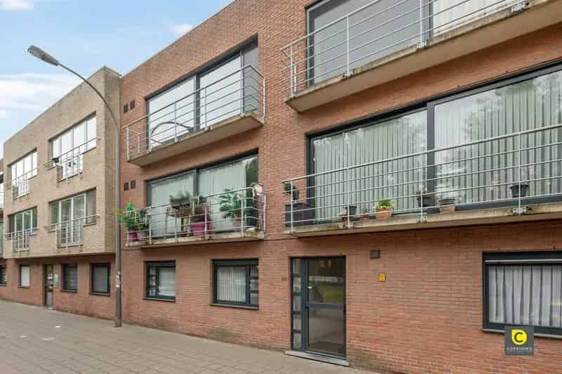 Appartement te koop: 2 slaapkamers, tuin en garagebox