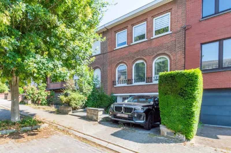 Welgelegen woning 3 kamers garage