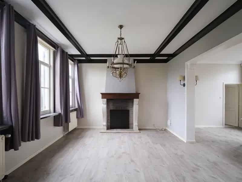 Karakterwoning met riante bijgebouwen