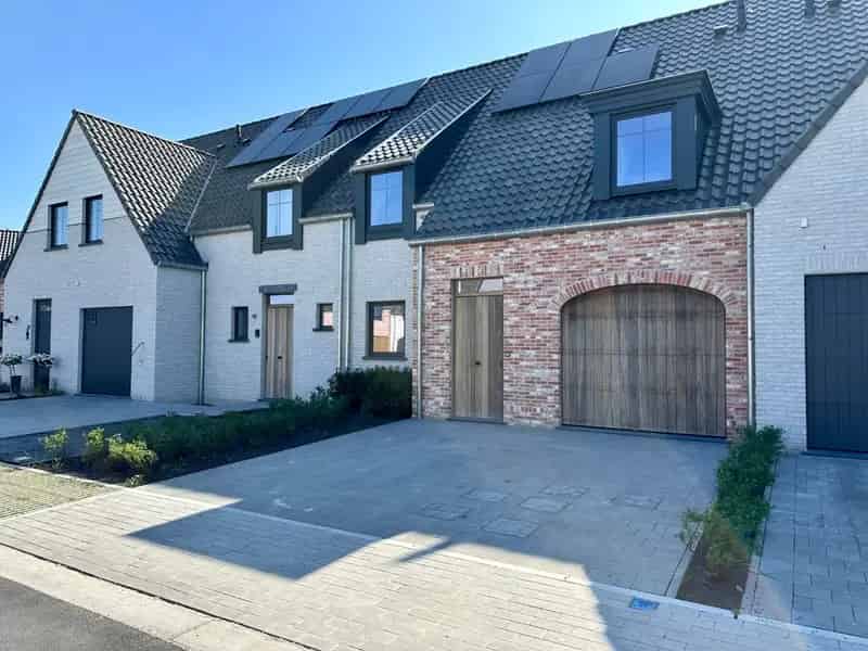 Nieuwbouwwoning Jabbeke - 5 slaapkamers - Garage - Rustige woonwijk