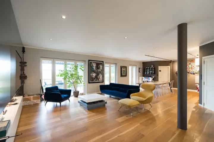 Luxe villa te koop - 6 slaapkamers, zwembad, tuin