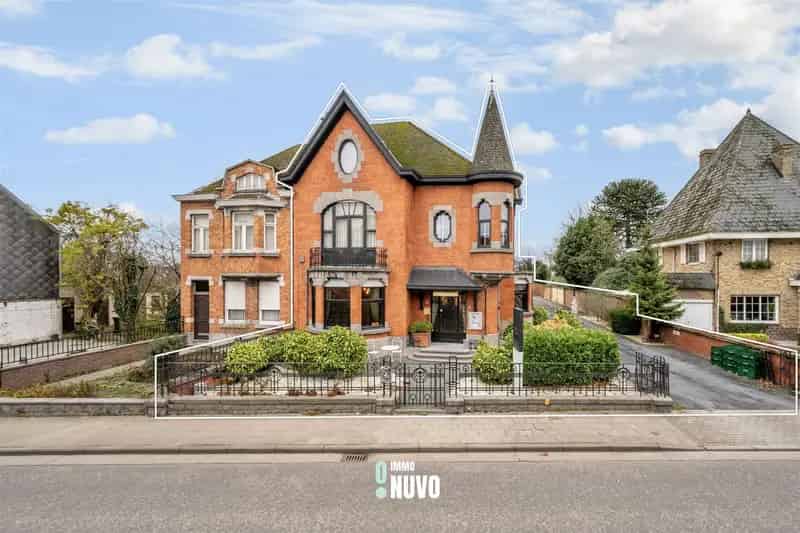 Statige woning met karakter te Lede