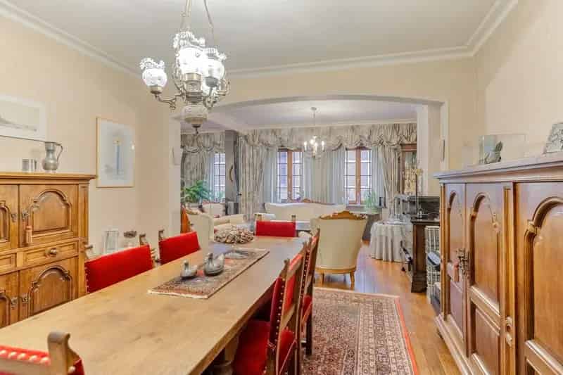 Bel-etage met praktijkruimte