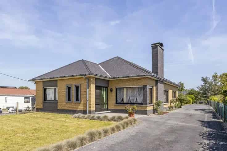 Te renoveren villa in Asper met 3 slaapkamers en grote tuin