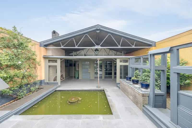 Huis te huur Beveren-Waas: Unieke woning met atelier en bijgebouw