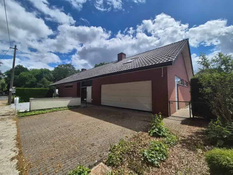 Ruime Villa in Groene Omgeving