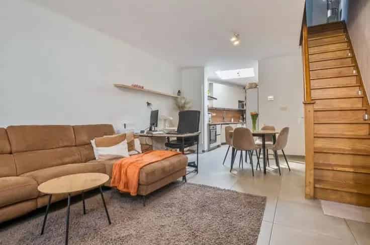 Huis Te Koop Lebbeke: Gerenoveerde Starterswoning