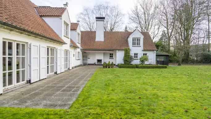 Villa te koop in Zulte 4 slaapkamers grote tuin