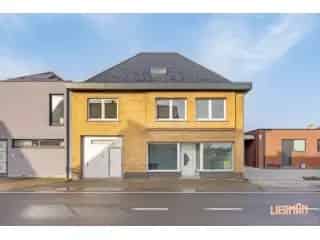 Huis te koop Sint Lievens Houtem 4-5 slaapkamers grote tuin