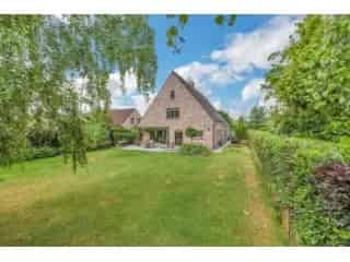 Villa te koop Erembodegem 4 slaapkamers grote tuin