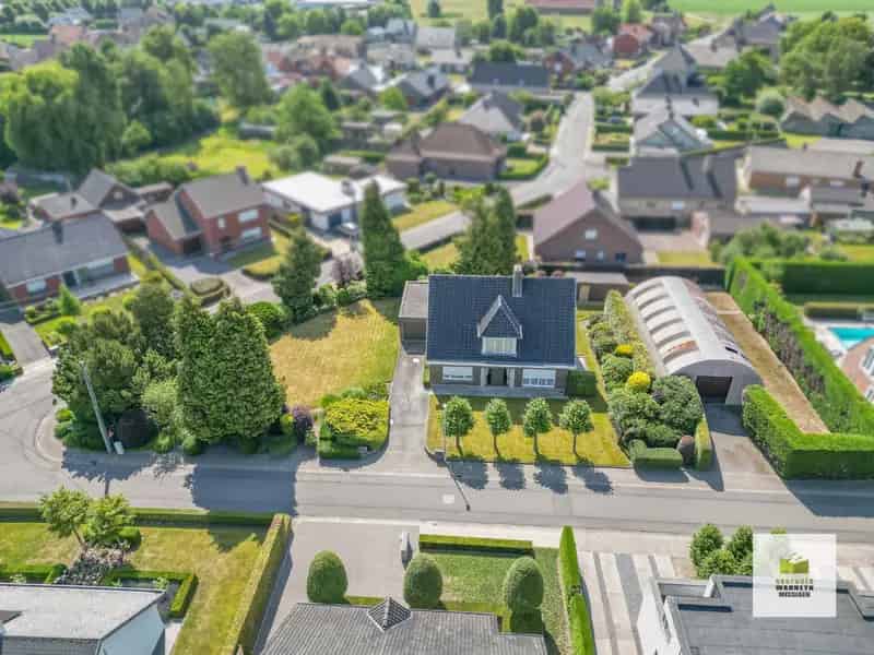 Statige Villa met Praktijkruimte te Wingene