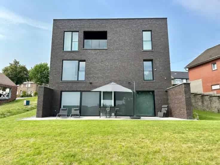 Luxe Villa Te Koop: Panoramisch Uitzicht en Hoogwaardige Afwerking
