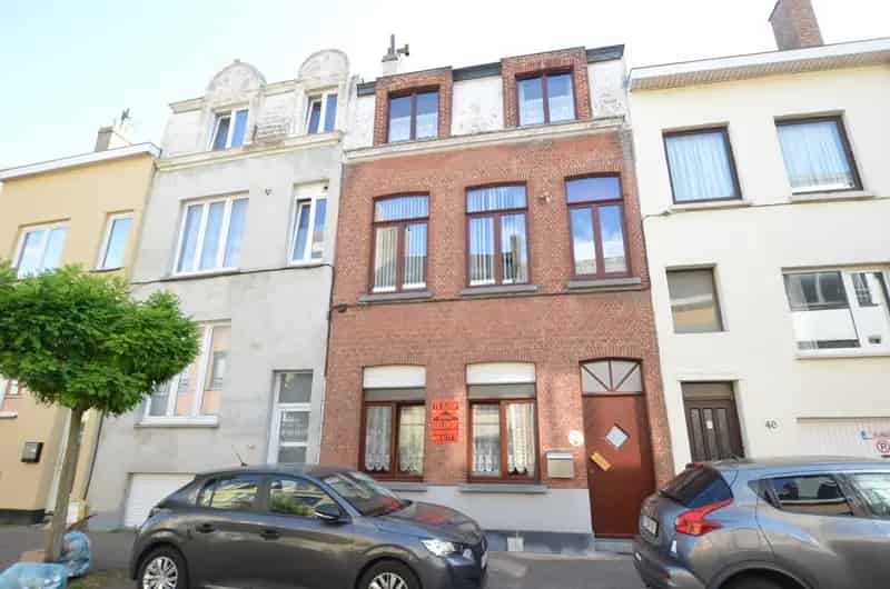 Ruime Huis Te Koop Nabij Strand Geschikt Als Kangoeroewoning