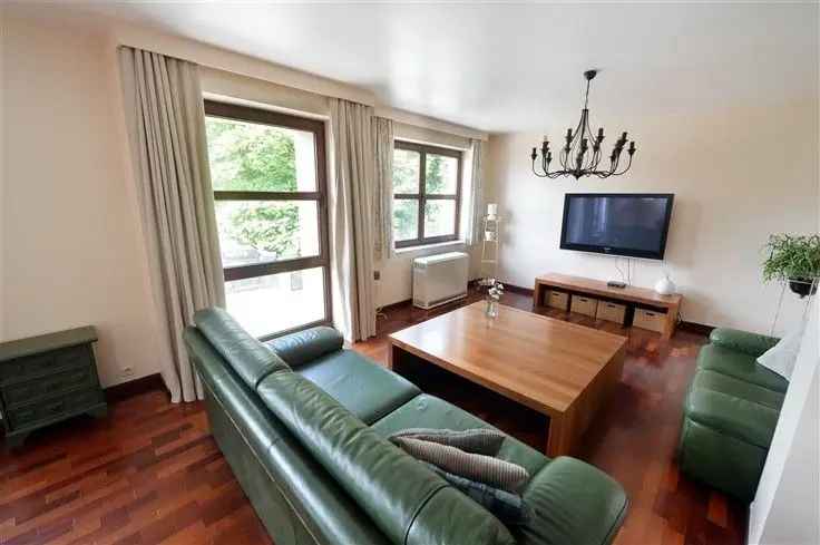 Appartement te koop Melle: ruim appartement met terras en garage